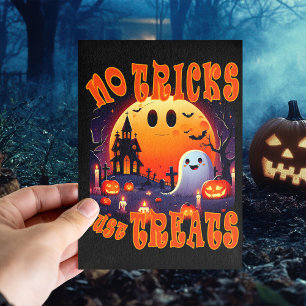 Halloween-Friedhof mit süßem, glücklichem, lächeln Postkarte