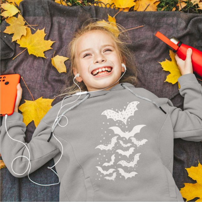 Halloween Galaxy White Bats and Stars Hoodie (Von Creator hochgeladen)