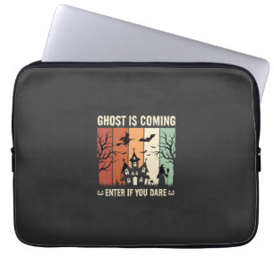Halloween-Geist kommt ins Spukhaus Laptopschutzhülle