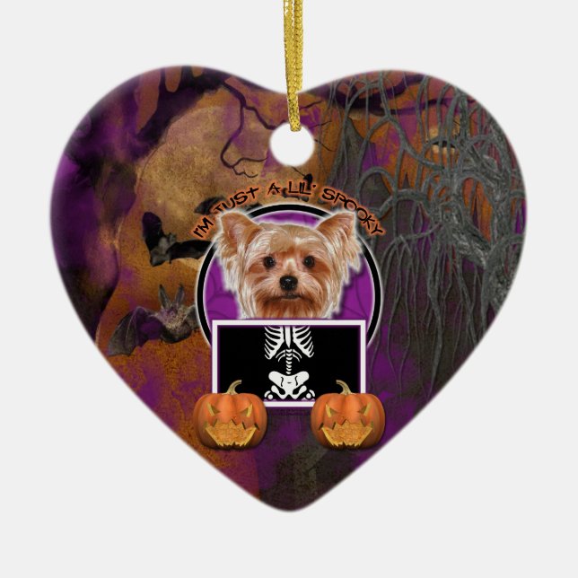Halloween - gerade ein Lil gespenstisch - Yorkie Keramik Ornament (Vorne)