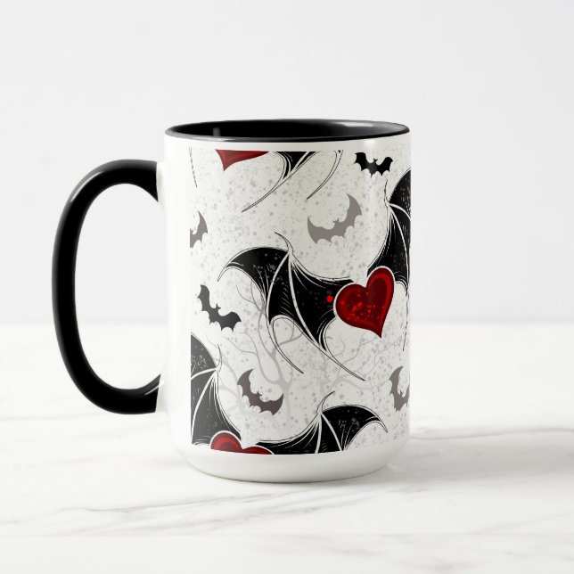 Halloween-Herz mit schwarzen Fledermausflügeln Tasse (Links)