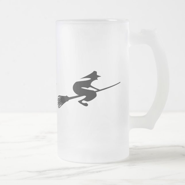 Halloween-Hexe auf Broomstick trinkt Glas Mattglas Bierglas (Rechts)