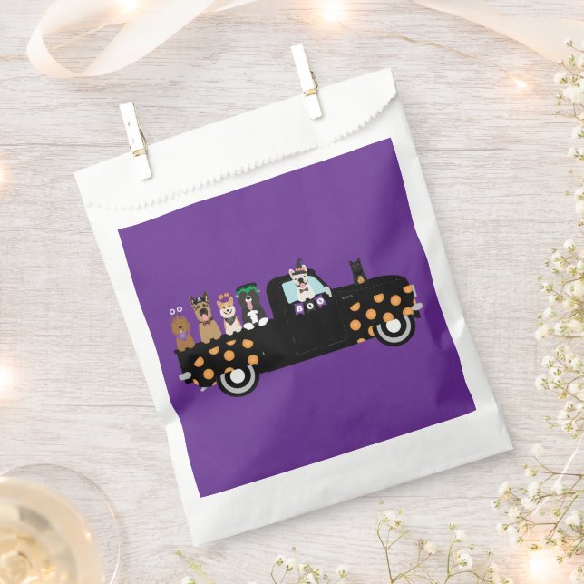 Halloween-Hunde in einem Lieferwagen Geschenktütchen (Ausgeschnitten)