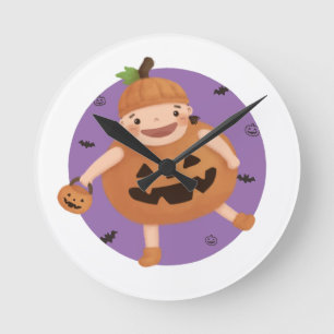 Halloween-Illustration: Kürbismädchen Runde Wanduhr