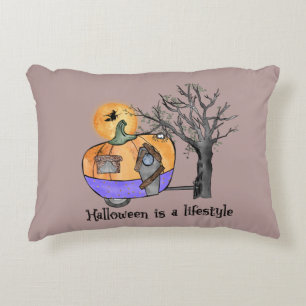 Halloween ist ein Lifestyle   Camper   Anhänger Dekokissen