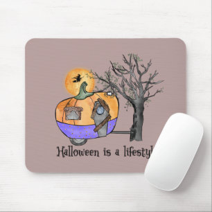Halloween ist ein Lifestyle Camper Anhänger Mousepad