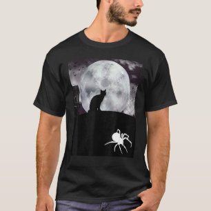 Halloween-Katze vor dunklem Mond, während eine Spi T-Shirt