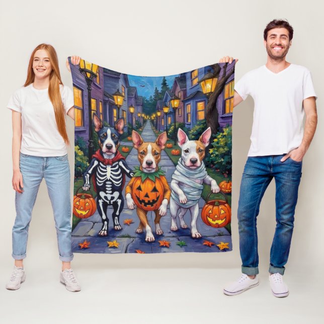 Halloween-Kostüme von Bull Terrier Trick oder Trea Fleecedecke (Beispiel)