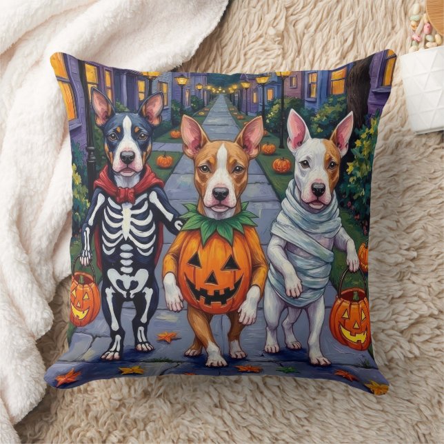 Halloween-Kostüme von Bull Terrier Trick oder Trea Kissen (Decke)