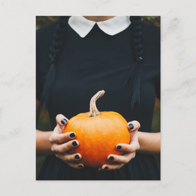 Halloween-Kürbismädchen Feiertagspostkarte (Vorderseite)