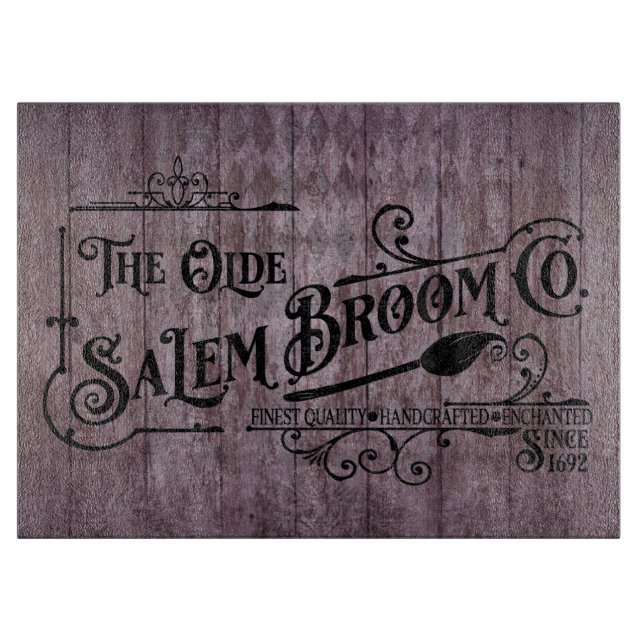 Halloween Lila Grunge Gothic Salem Broom Company Schneidebrett (Vorderseite)