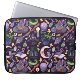 Halloween-Magie: Dunkle, von Hand gezeichnet Muste Laptopschutzhülle
