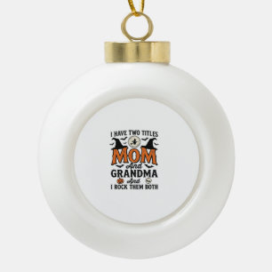 Halloween-Mama-Oma-vintage-Hexen-Shirt-Design_1 Keramik Kugel-Ornament