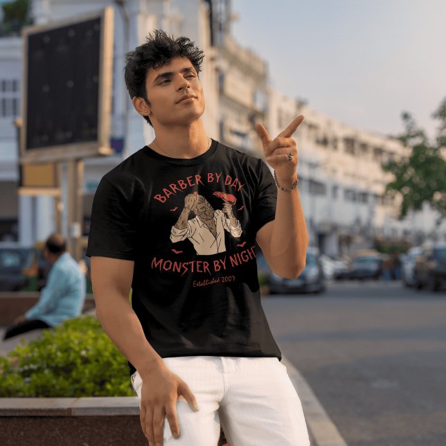 Halloween mit Barber by Day, Monster by Night T-Shirt (Von Creator hochgeladen)