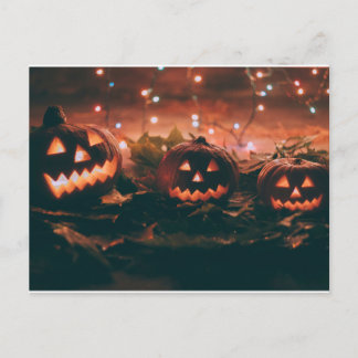Halloween mit Pumkins und Lichtern Postkarte