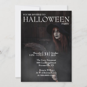 Halloween Moderne Gothic-Hexe Besen Dunkle Scheune Einladung