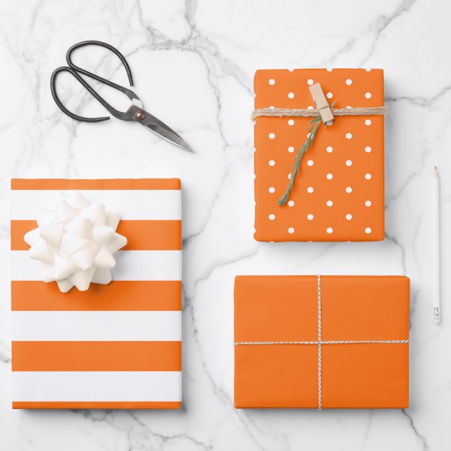 Halloween Orange Polka Dot Wide Striped und Solid Geschenkpapier Set (Vorderseite)