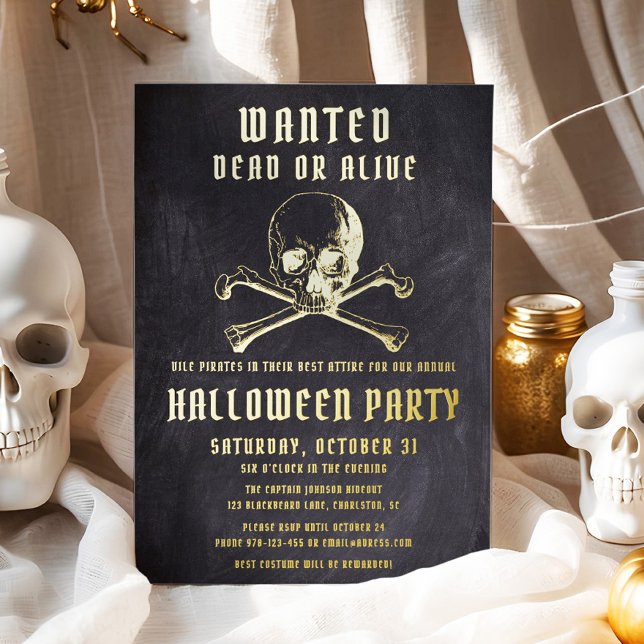 Halloween-Party Folieneinladung (Black Pirate Skull & Bones Halloween Party Foil Invitation)