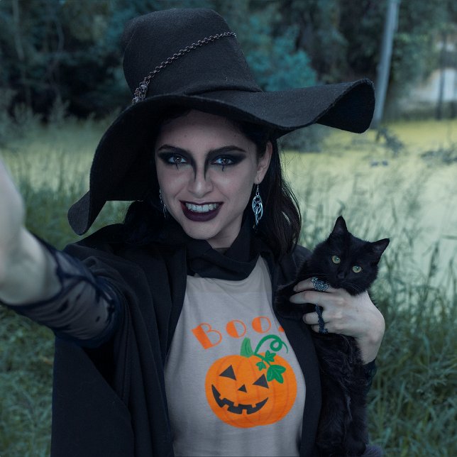 Halloween Personalisiert Kürbislaterne Boo T-Shirt (Von Creator hochgeladen)