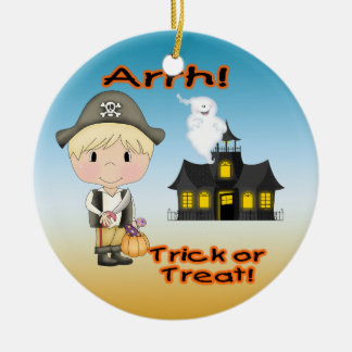 Halloween-Piraten-Jungen-runde Verzierung Keramikornament