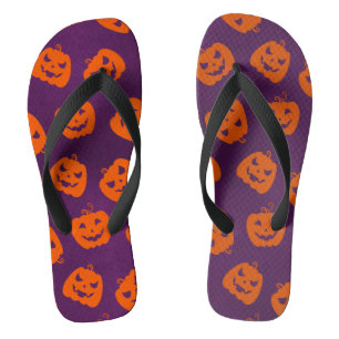 Halloween Pumpkins im Lila Hintergrundemuster Flip Flops