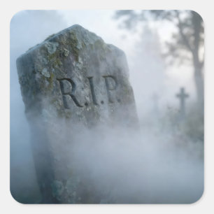 Halloween R.I.P. Grabstein im Nebel Quadratischer Aufkleber