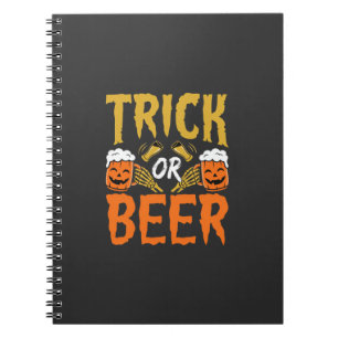 Halloween-Scherz oder Bier Skelett Hände Notizblock