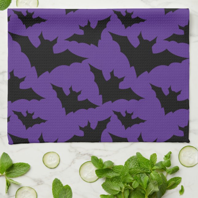 Halloween-Schwarzbats lila cooles, sprichwörtliche Geschirrtuch (Gefaltet)