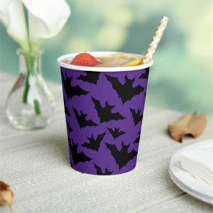 Halloween-Schwarzbats lila cooles, sprichwörtliche Pappbecher