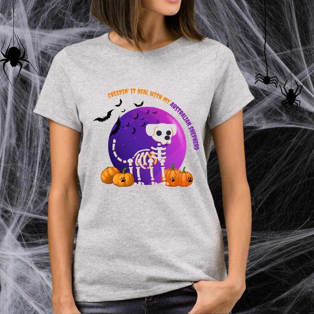 Halloween Shepherd australien effrayant T-shirt ch (Spooky Halloween t-shirt with a dog skeleton, full moon, pumpkins, bats, and your favorite dog breed)