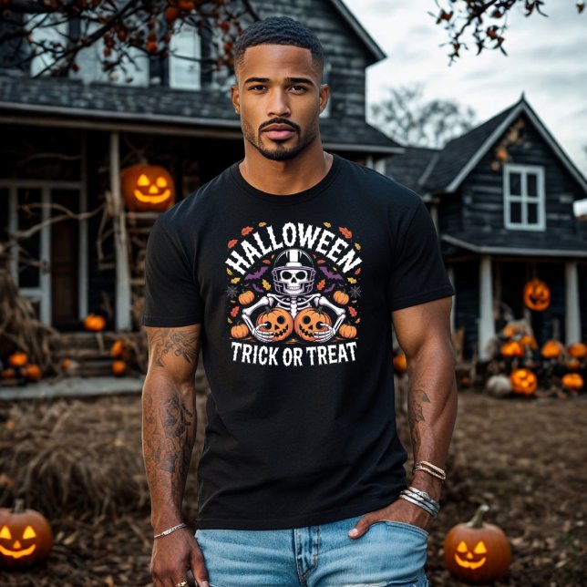 Halloween Skeleton Football Player Trick oder Treu T-Shirt (Von Creator hochgeladen)