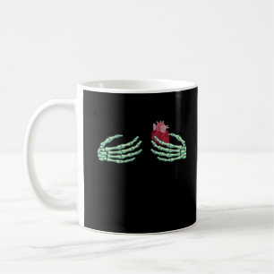 Halloween Skeleton Hände mit Herz Classic Kaffeetasse
