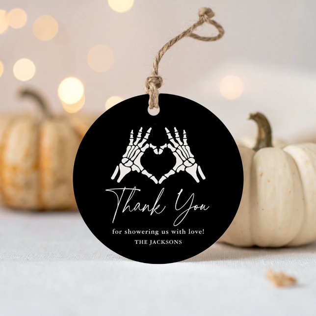 Halloween Skeleton Hands Baby Dusche Geschenkanhänger (Von Creator hochgeladen)