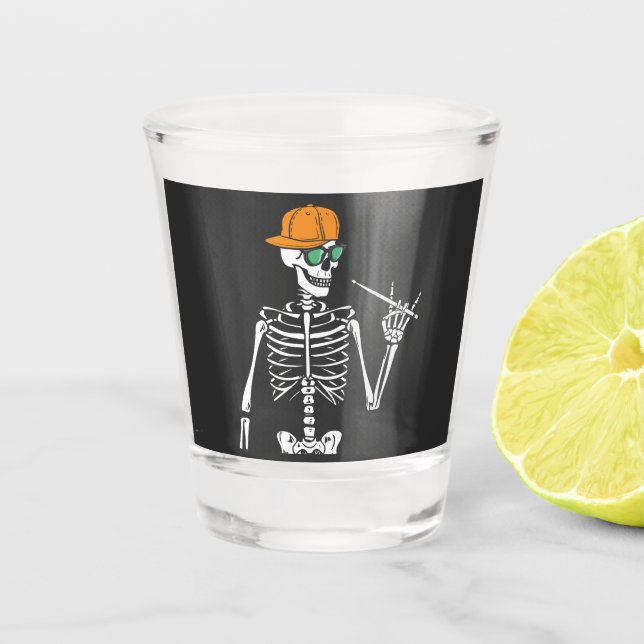 Halloween Skeleton Rock Hand Playing Drums Schnapsglas (Vorderseite)