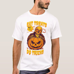 Halloween-Skelett isst Süßigkeiten, führt Tricks a T-Shirt
