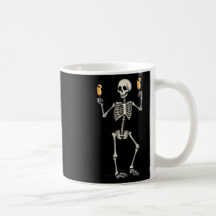 Halloween-Skelett trinkt Peach Bellini-Schwanz Kaffeetasse
