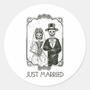 Halloween Skelette Braut und Groom nur verheiratet Runder Aufkleber
