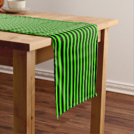 Halloween Slime Green und Black Strip Mittelgroßer Tischläufer