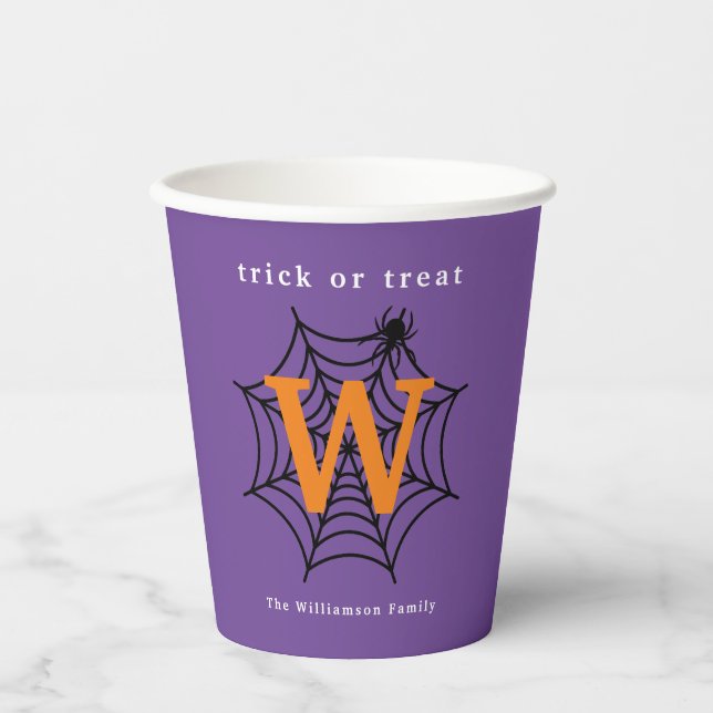 Halloween Spider Web Trick oder Treat Monogram Pappbecher (Vorderseite)
