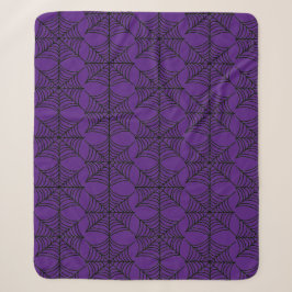 Halloween Spider Webs auf Purple Sherpadecke