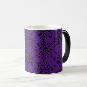 Halloween Spider Webs auf Purple Verwandlungstasse