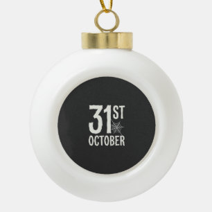 Halloween-Spinnennetz-Design am 31. Oktober Keramik Kugel-Ornament