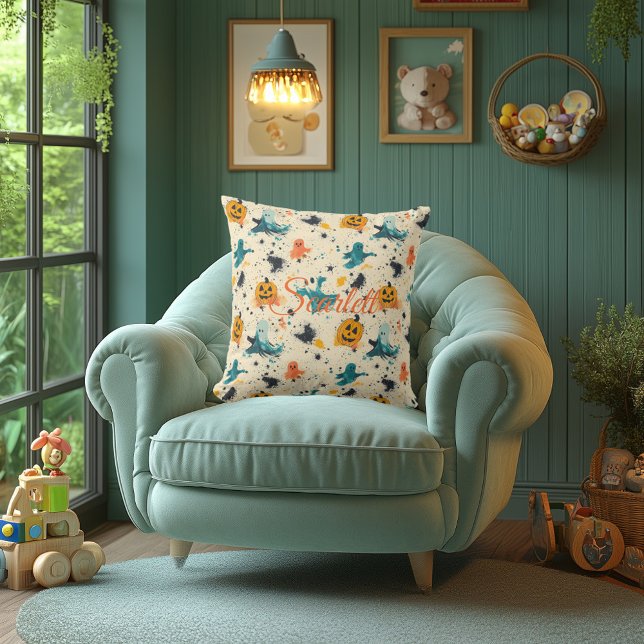 Halloween Spook : Whimsical Ghost Coussin avec nom (Créateur téléchargé)