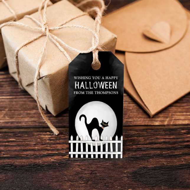 Halloween Spooky Beängstigend Whimsical Black Cat Geschenkanhänger (Halloween whimsical black cat on a white picket fence gift tag.)