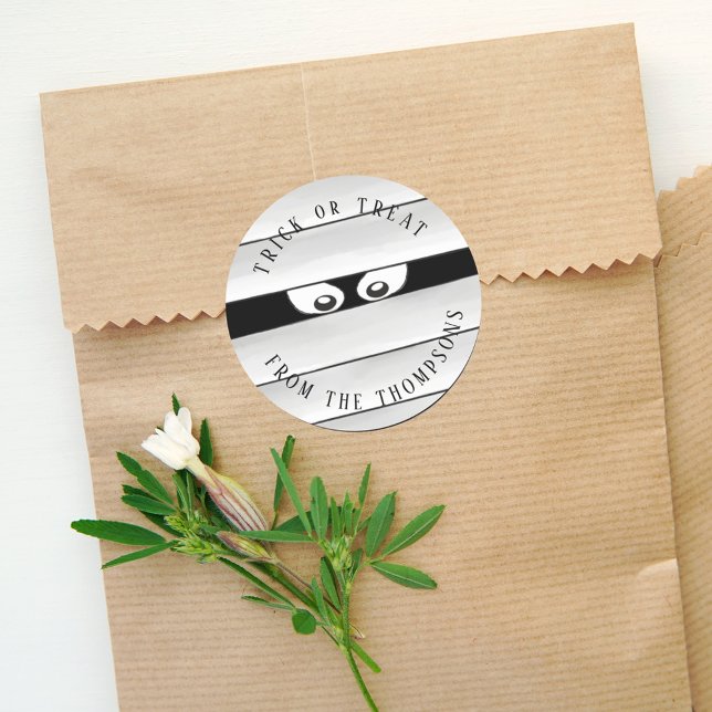 Halloween Spooky Creepy Mummy Trick oder Trete Runder Aufkleber (Von Creator hochgeladen)