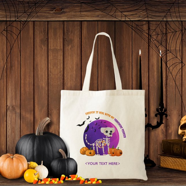 Halloween Spooky Trick oder Tretbeutel Tragetasche (Trick or Treat OR show up to the Halloween party in style. Represent your favorite dog breed!!)