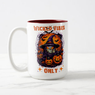 Halloween: Spooky Wiches lächelt und Pumpkin Zweifarbige Tasse