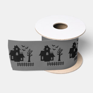 Halloween Spukhaus mit Fledermäusen und Baum auf G Satinband