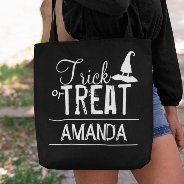 Halloween-Trick oder Behandlung mit Hexenhuttipogr Tasche (Halloween personalized black and white witch "trick or treat" tote bag.)