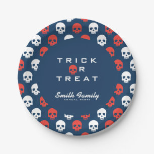 Halloween Trick oder Treat Niedliche Schädel. Pappteller